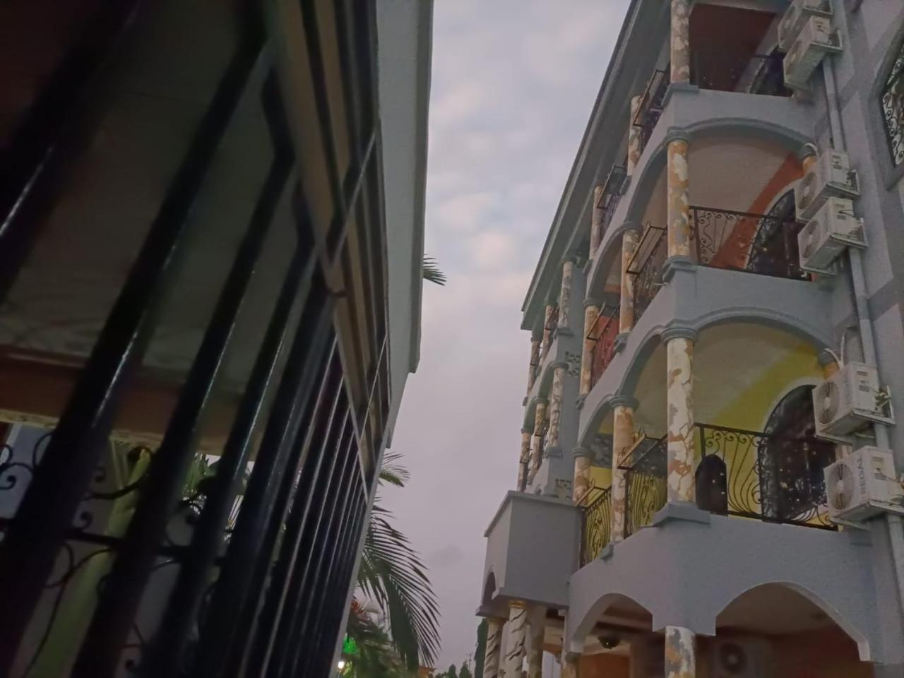 Residence Ambassa Etienne & Therese ياوندي المظهر الخارجي الصورة