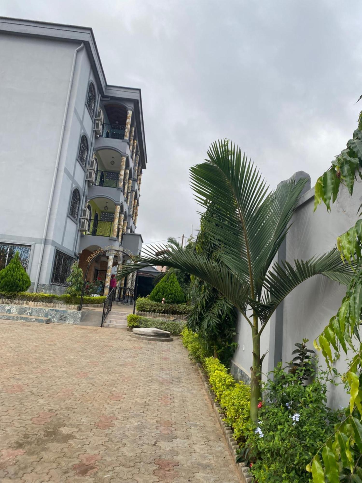 Residence Ambassa Etienne & Therese ياوندي المظهر الخارجي الصورة